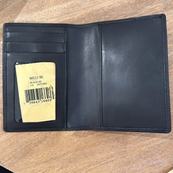 BRAND NEW: Vintage, Dooney & Bourke Italian Leather Wallet - Picture 3 of 3